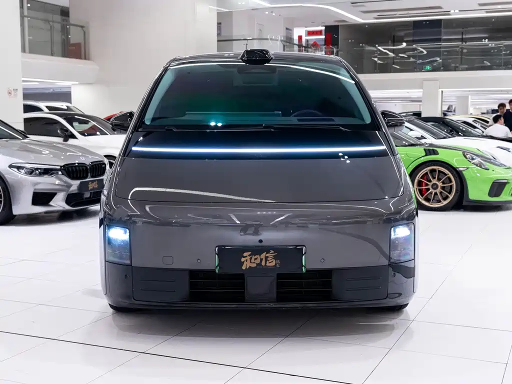 Li Auto Li MEGA — миниатюра 2