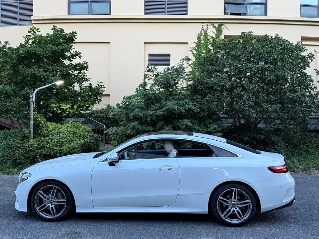Mercedes-Benz E-Class (Import) — миниатюра 4