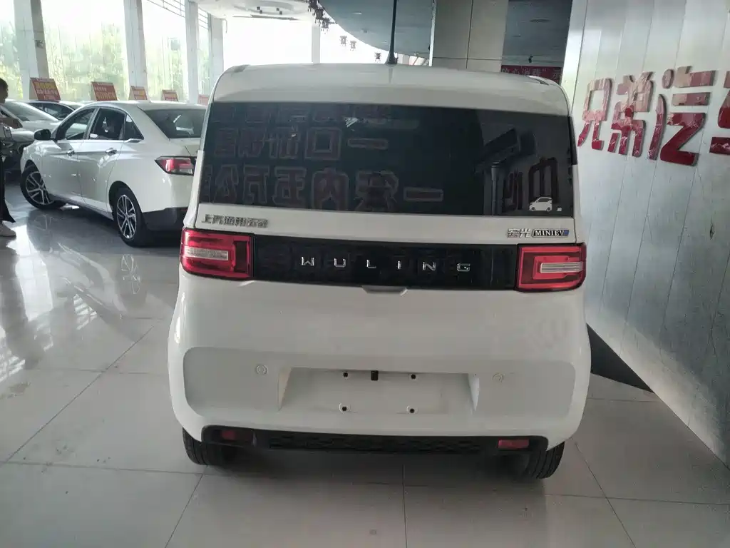 Wuling MINIEV — миниатюра 12