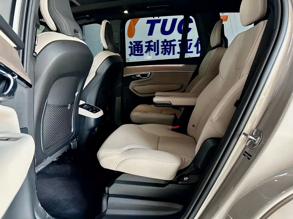 Volvo XC90 — миниатюра 22