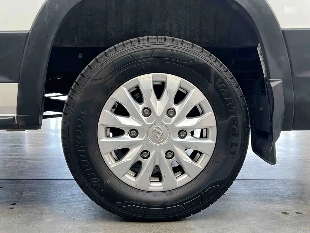 MAXUS V90 — миниатюра 15
