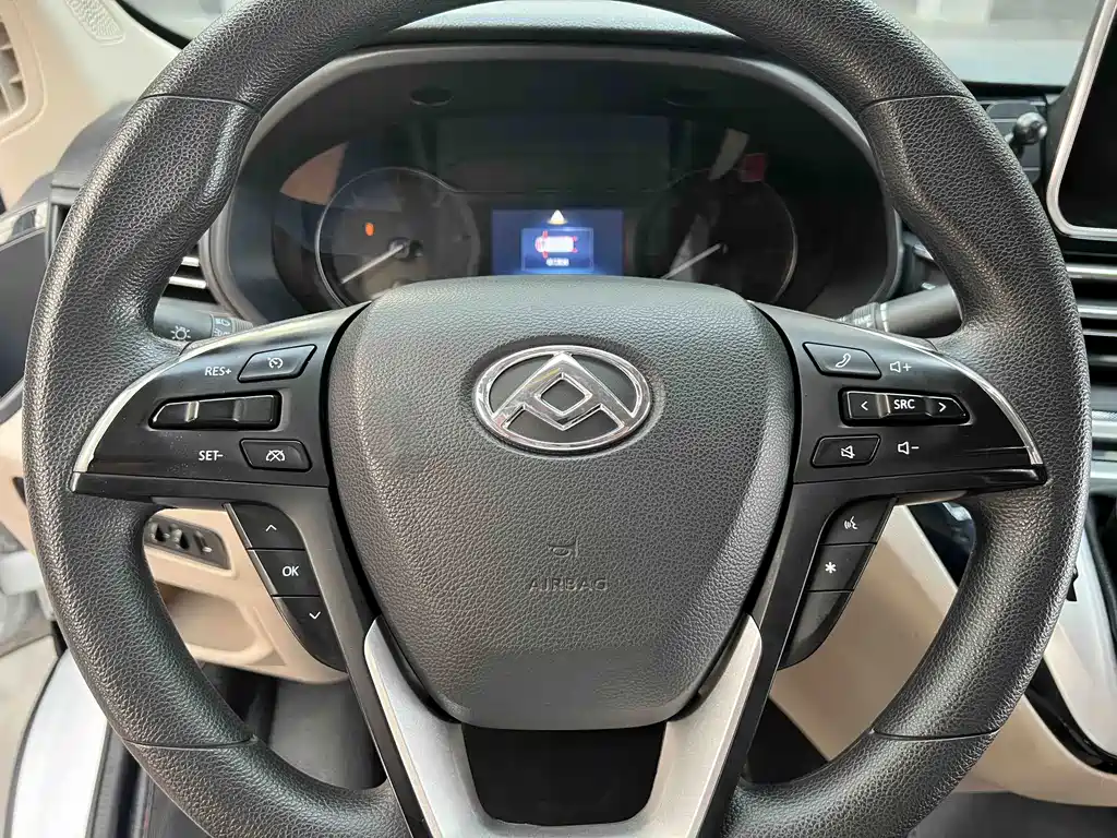 MAXUS V90 — миниатюра 12