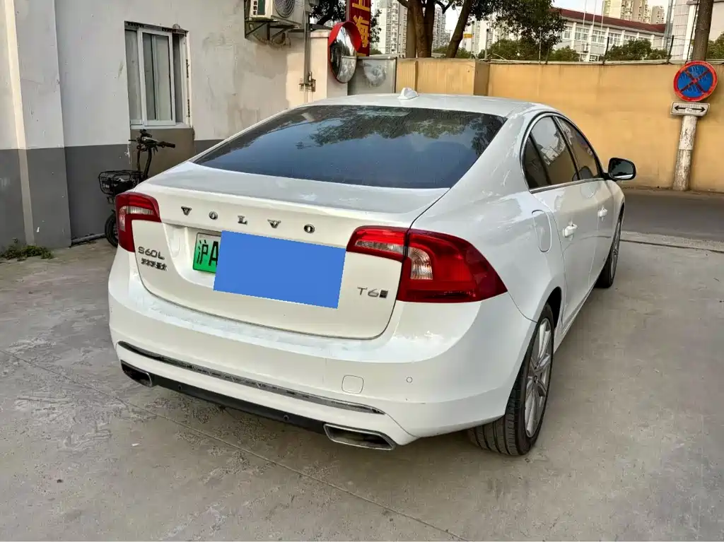 VOLVO S60 PLUG IN HYBRID