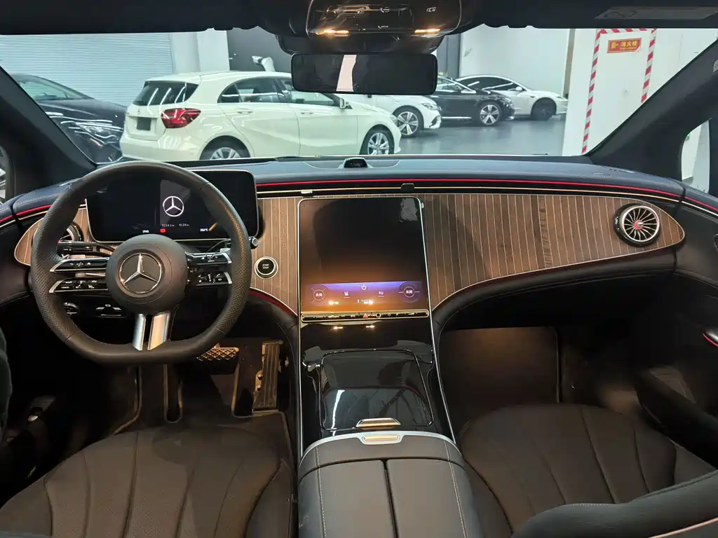 Mercedes-Benz EQE — миниатюра 11