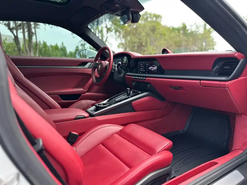PORSCHE 911
