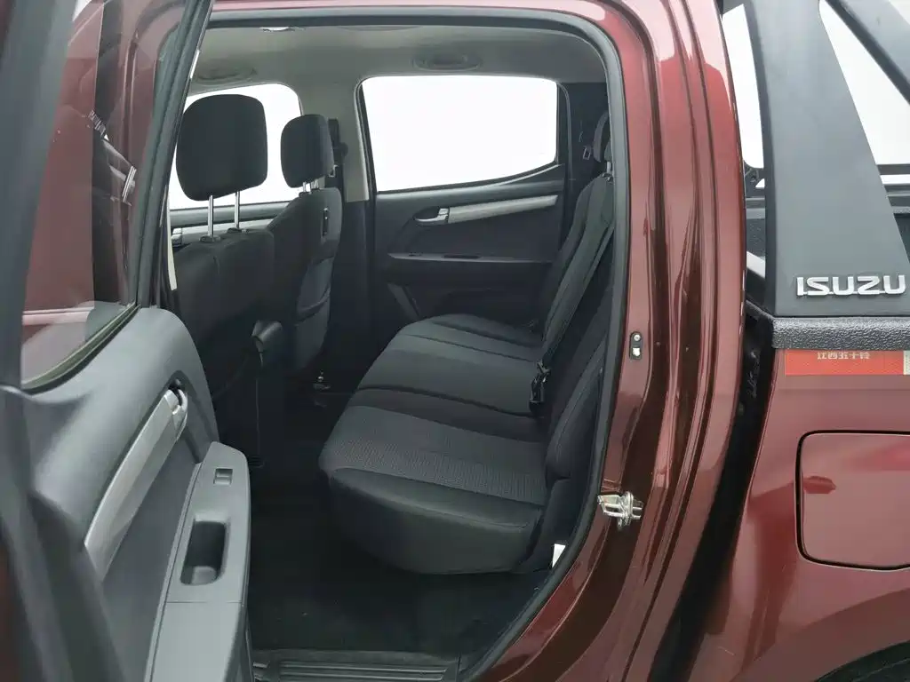 Isuzu D-MAX — миниатюра 15