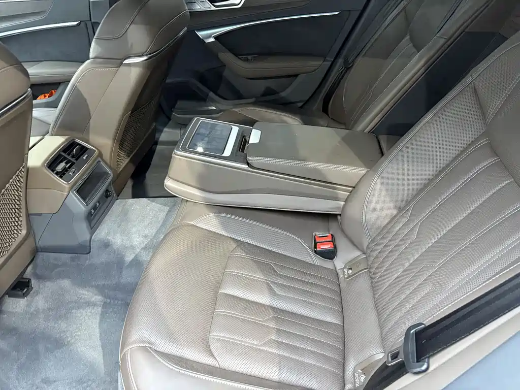 Audi A7L 2022 55 TFSI quattro S-line