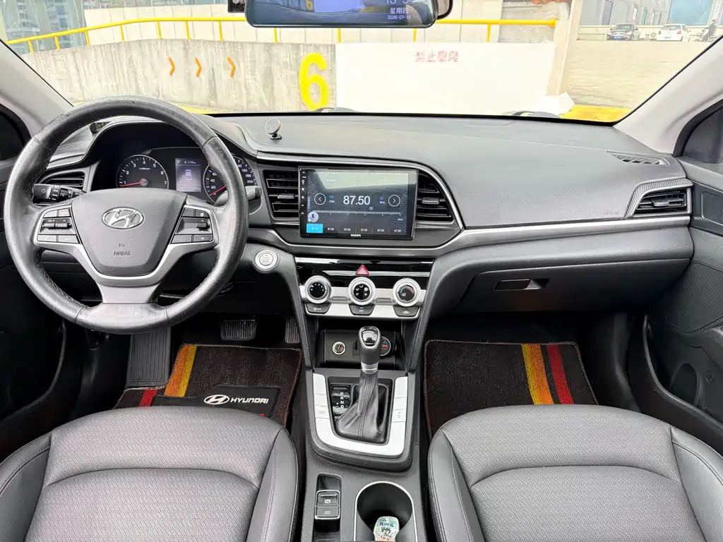 Hyundai Elantra — миниатюра 7