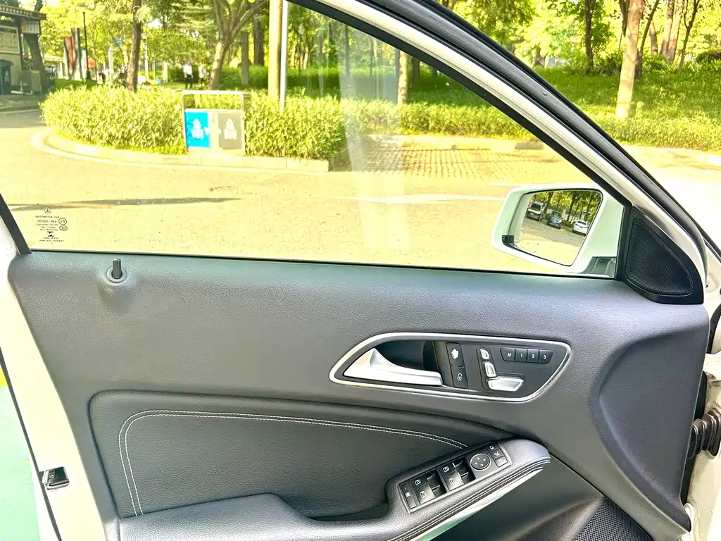 Mercedes-Benz GLA — миниатюра 10