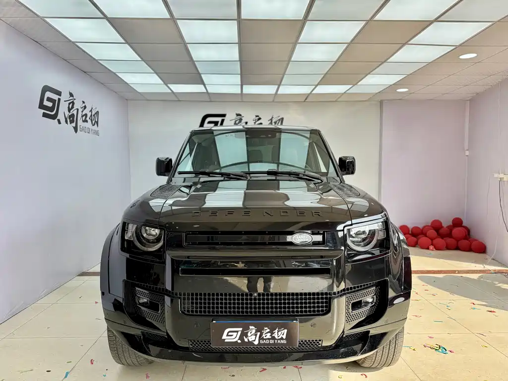 LAND ROVER DEFENDER