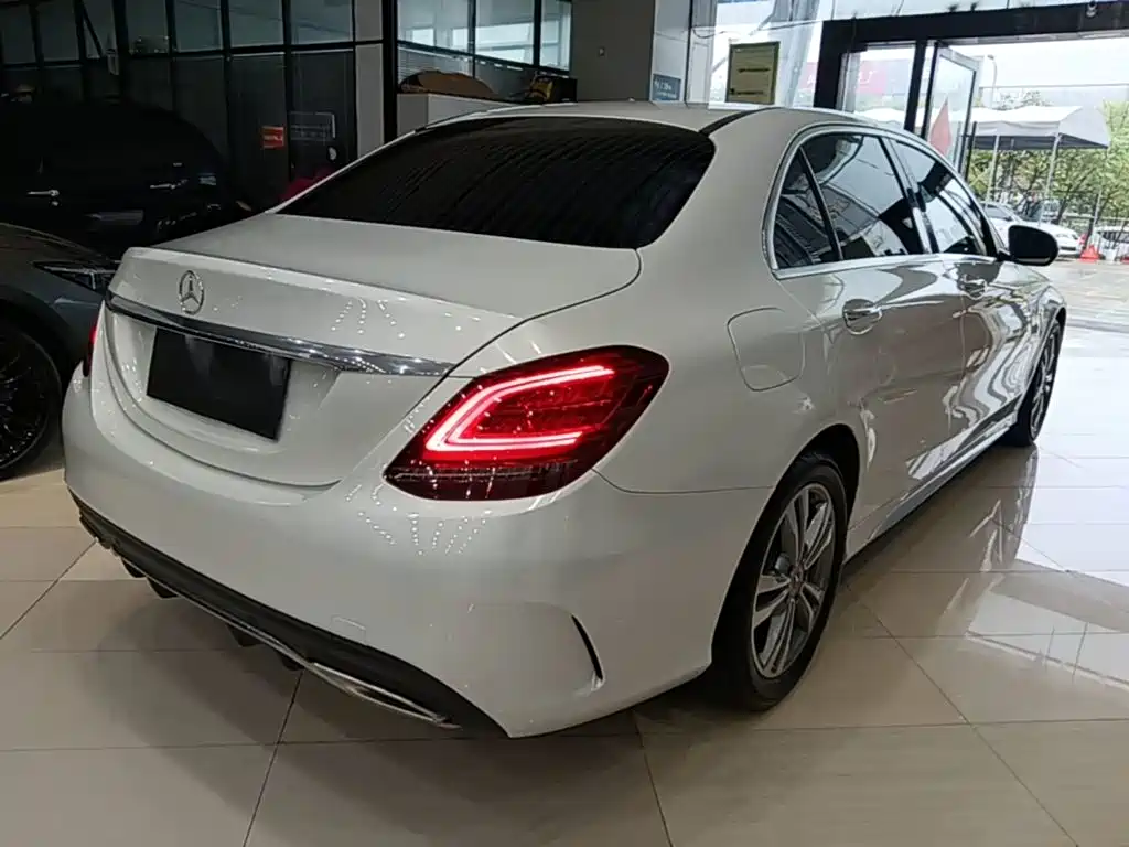 Mercedes-Benz C-Class — миниатюра 7