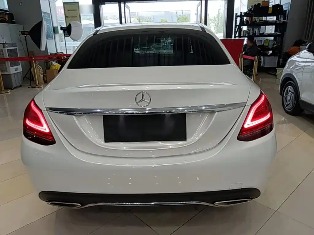 Mercedes-Benz C-Class — миниатюра 6