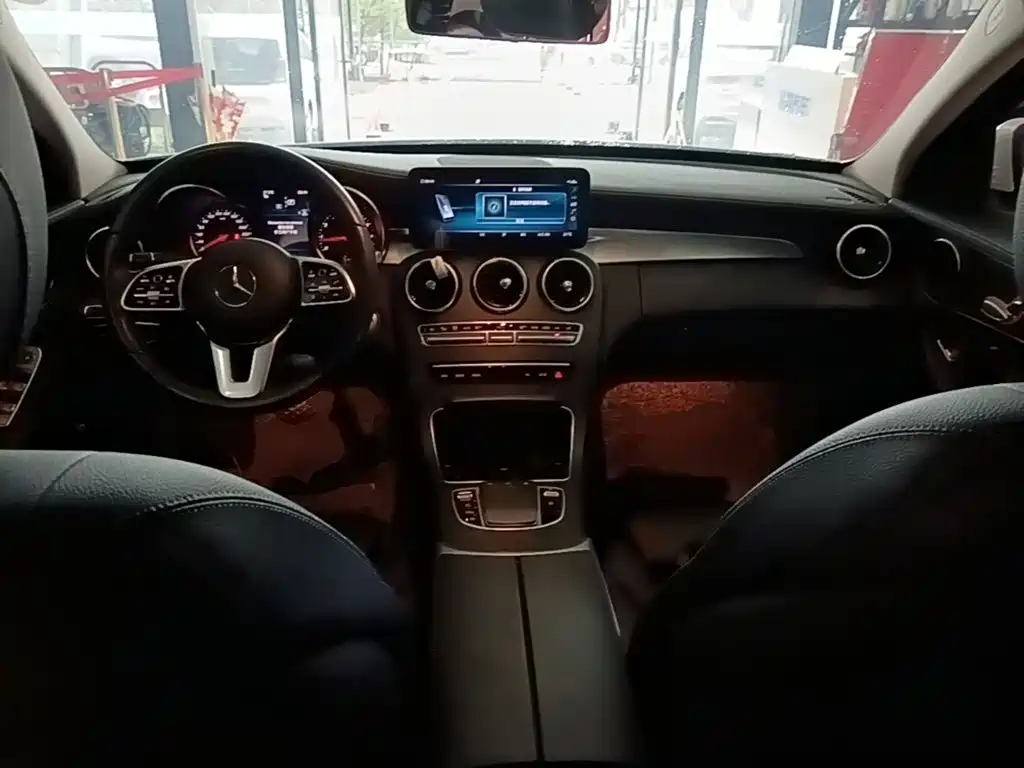 Mercedes-Benz C-Class — миниатюра 10