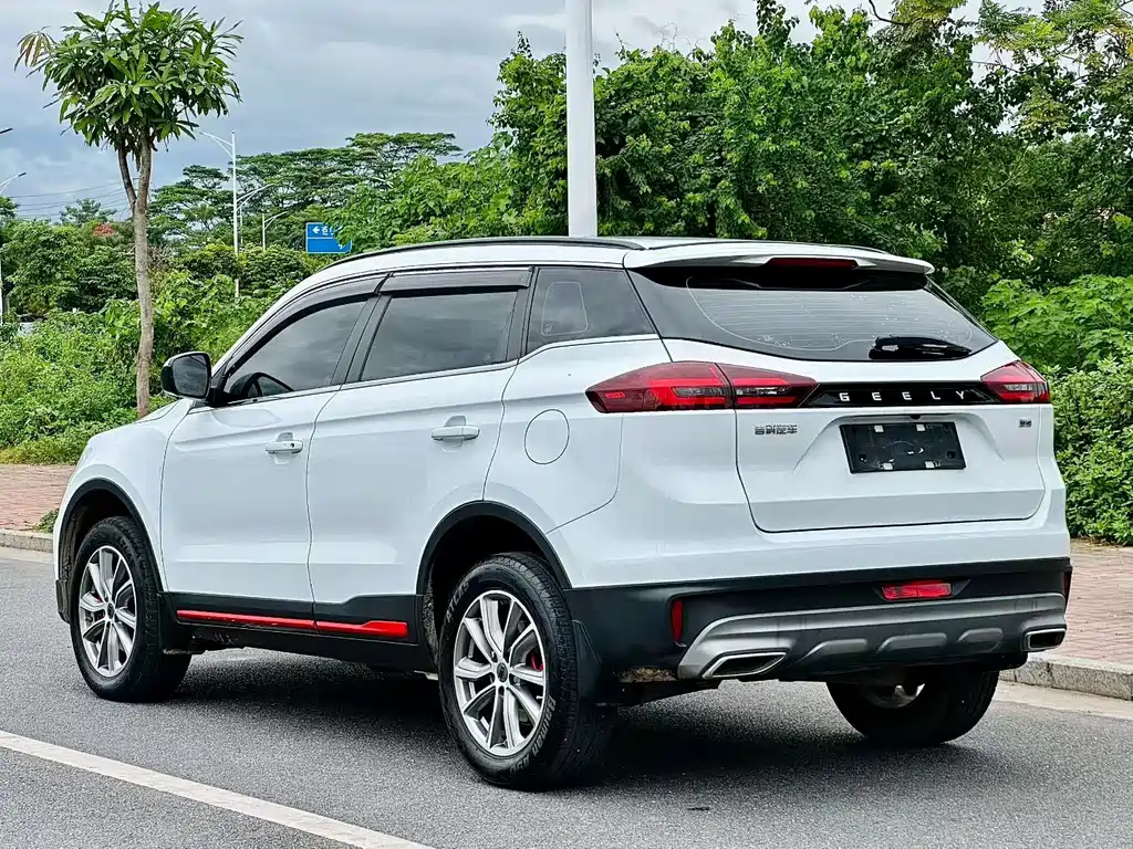 Geely Boyue — миниатюра 4