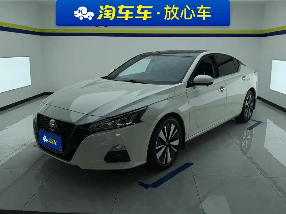 Купить Nissan Teana