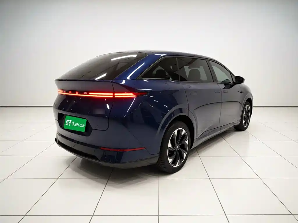 XPeng X9 — миниатюра 6