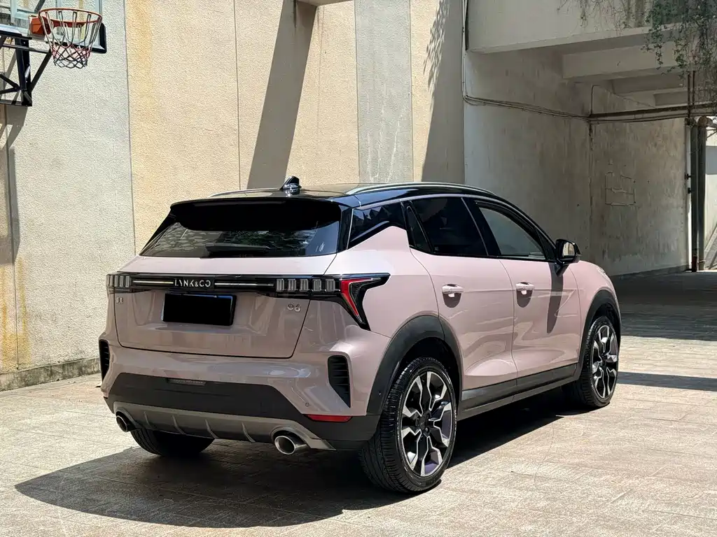 Lynk & Co 06 — миниатюра 4
