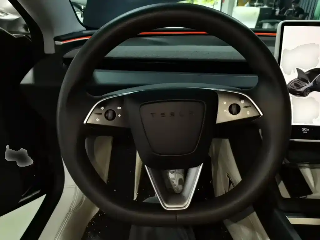 Tesla Model 3 — миниатюра 11