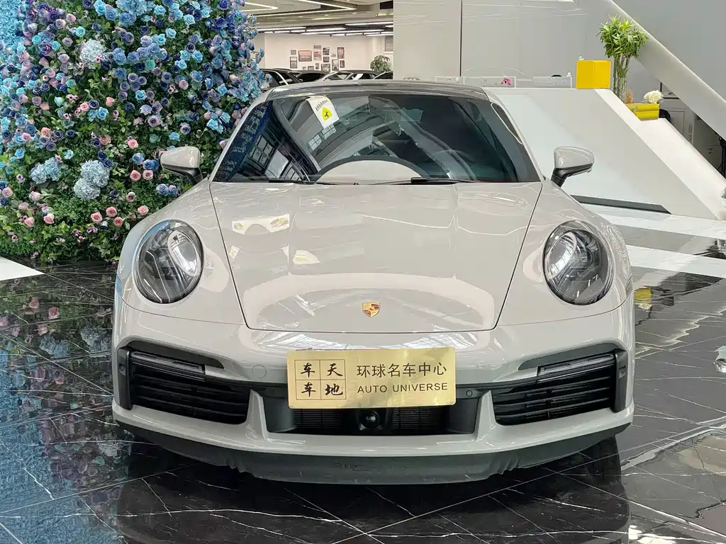 Porsche 911 2022 Turbo S 3.7T