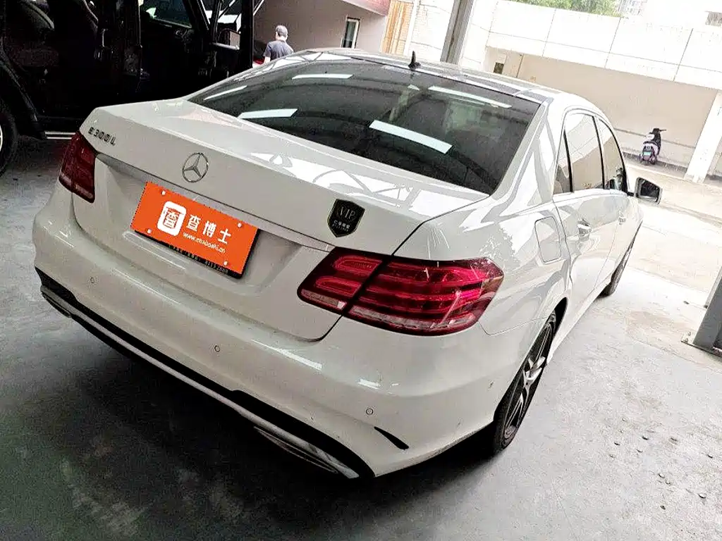 Mercedes-Benz E-Class — миниатюра 2