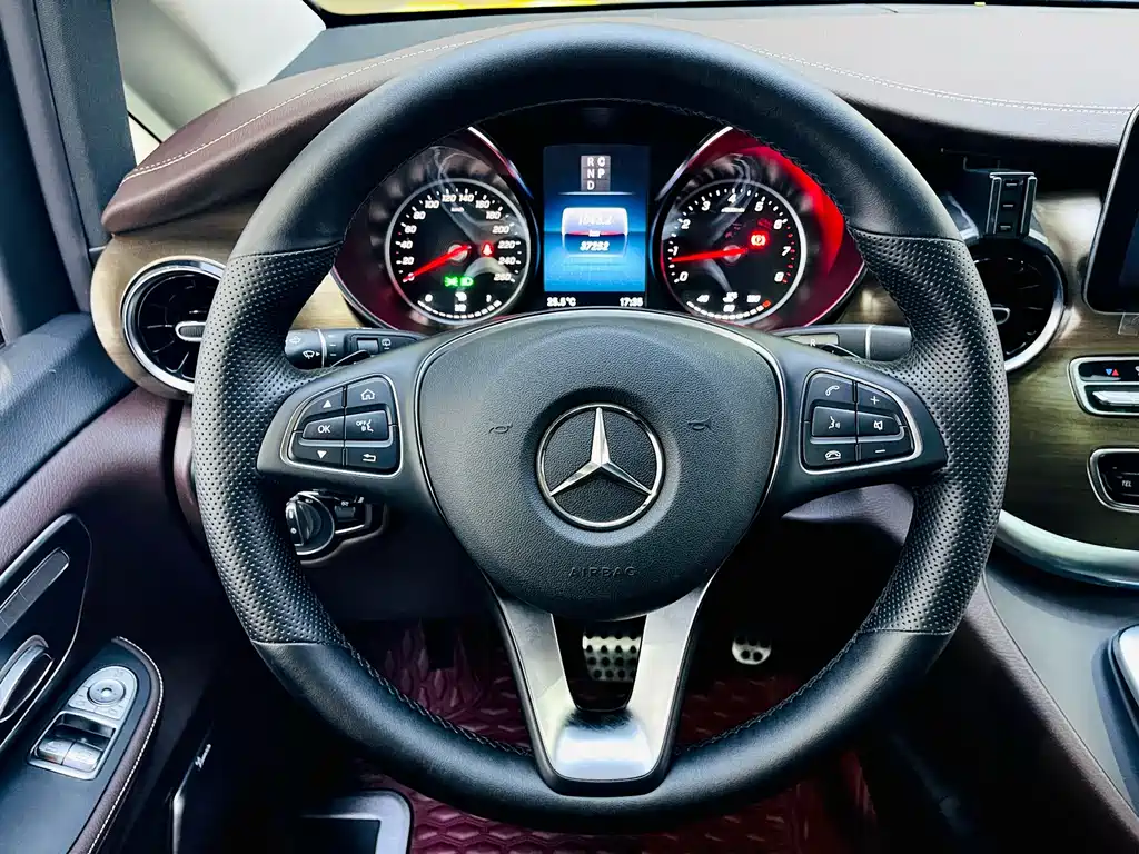 Mercedes-Benz V-Class — миниатюра 12