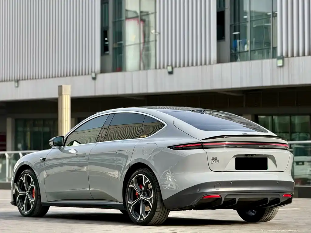 NIO NIO ET5