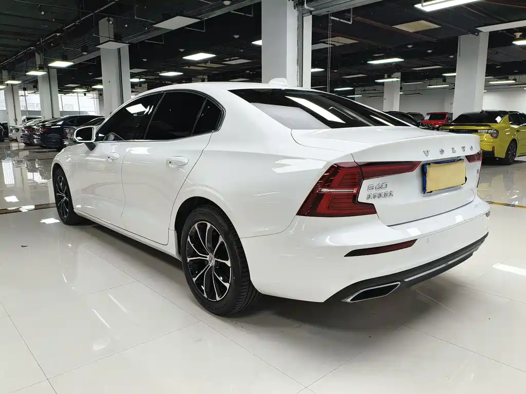 Volvo S60 2022 B4 Luxury