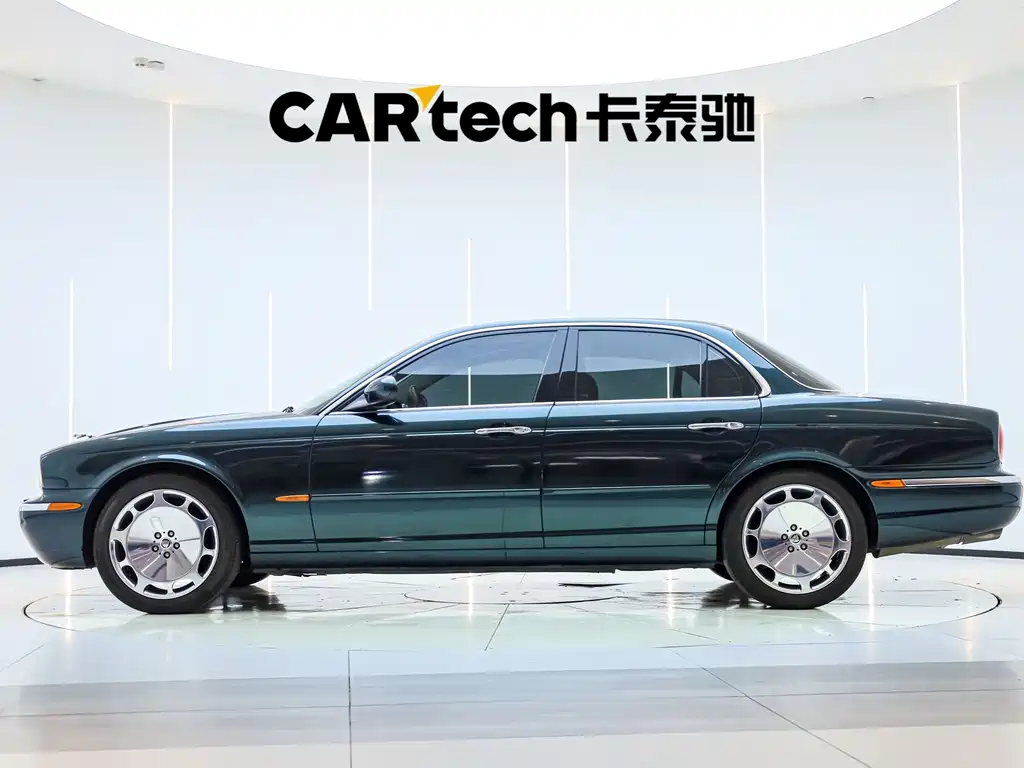 Jaguar XJ — миниатюра 20