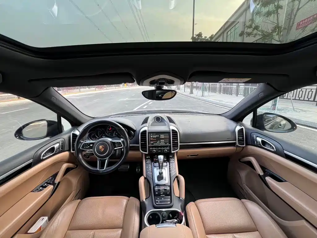 PORSCHE CAYENNE