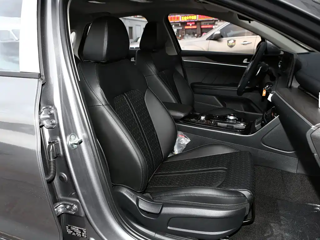 Kia K5 — миниатюра 6