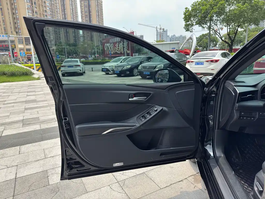 Toyota Avalon — миниатюра 17