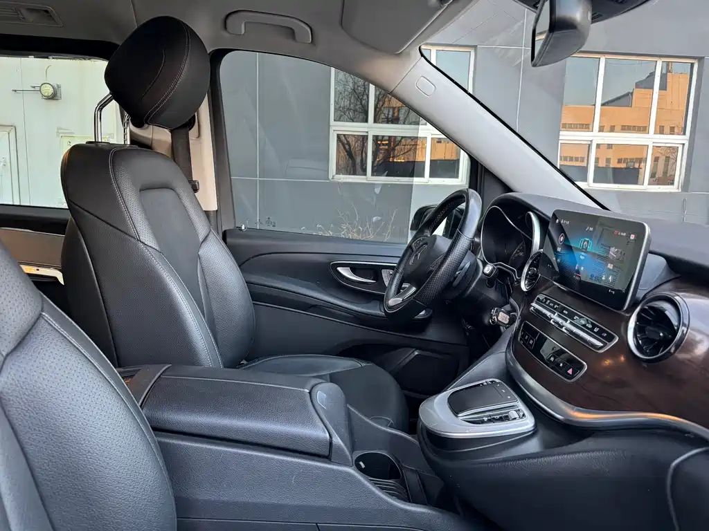 MERCEDES-BENZ V CLASS