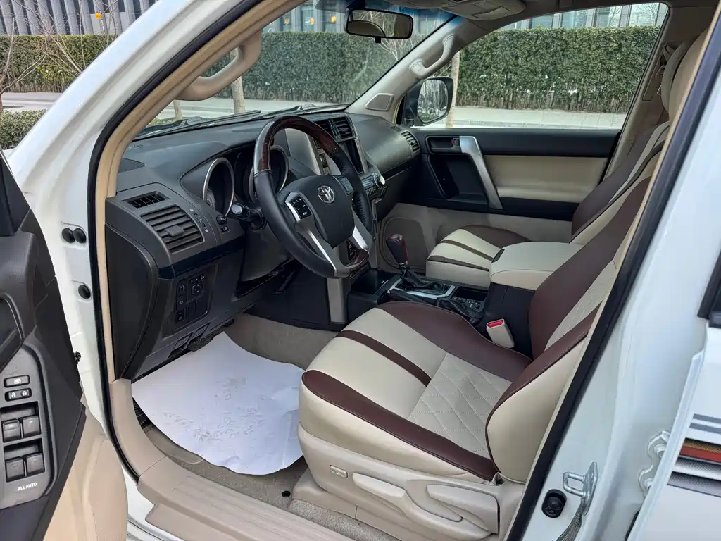 Toyota Land Cruiser Prado 2012 2.7L