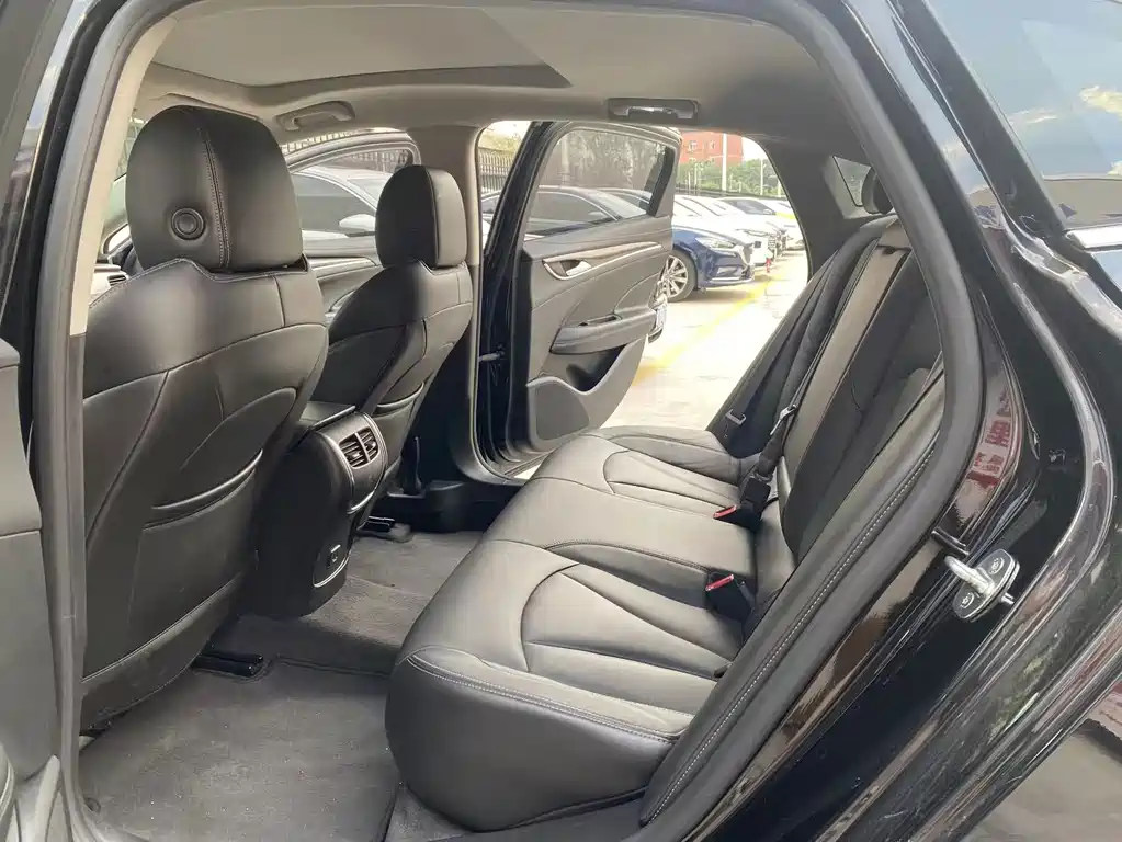 Buick LaCrosse — миниатюра 11
