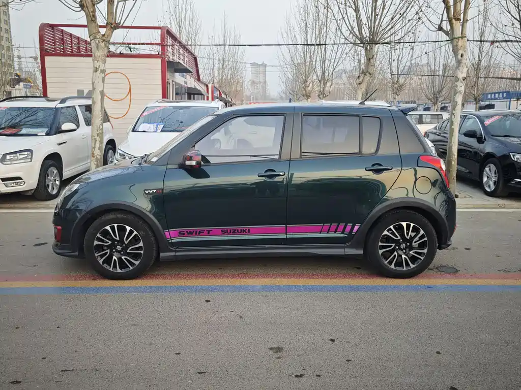 SUZUKI SWIFT