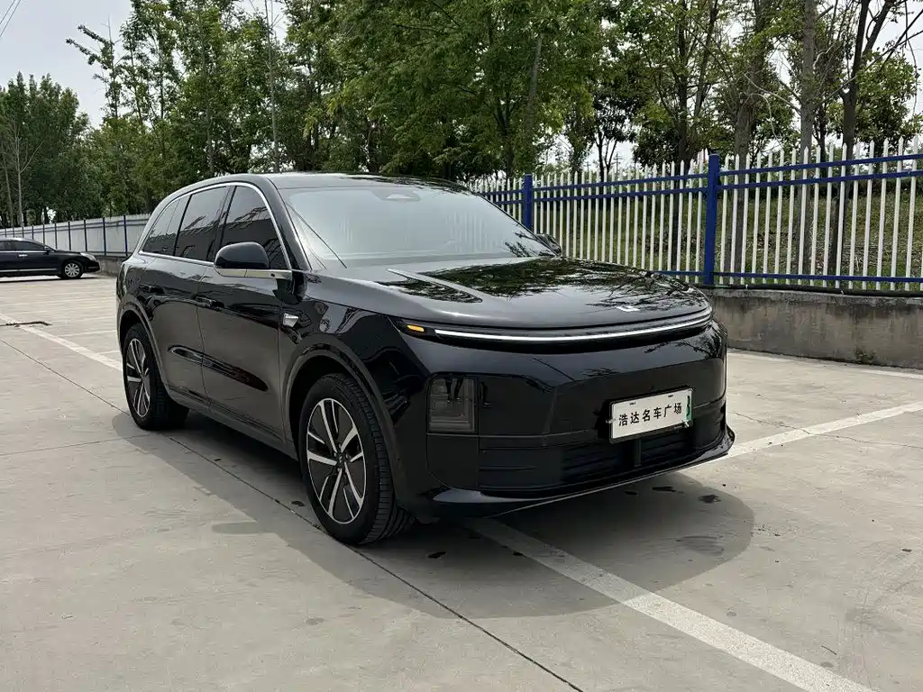 Li Auto Li L6 2025