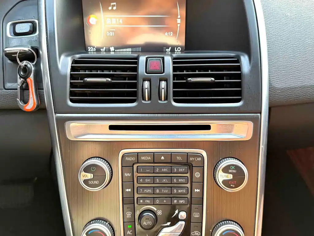 Volvo XC60 (Import) — миниатюра 18