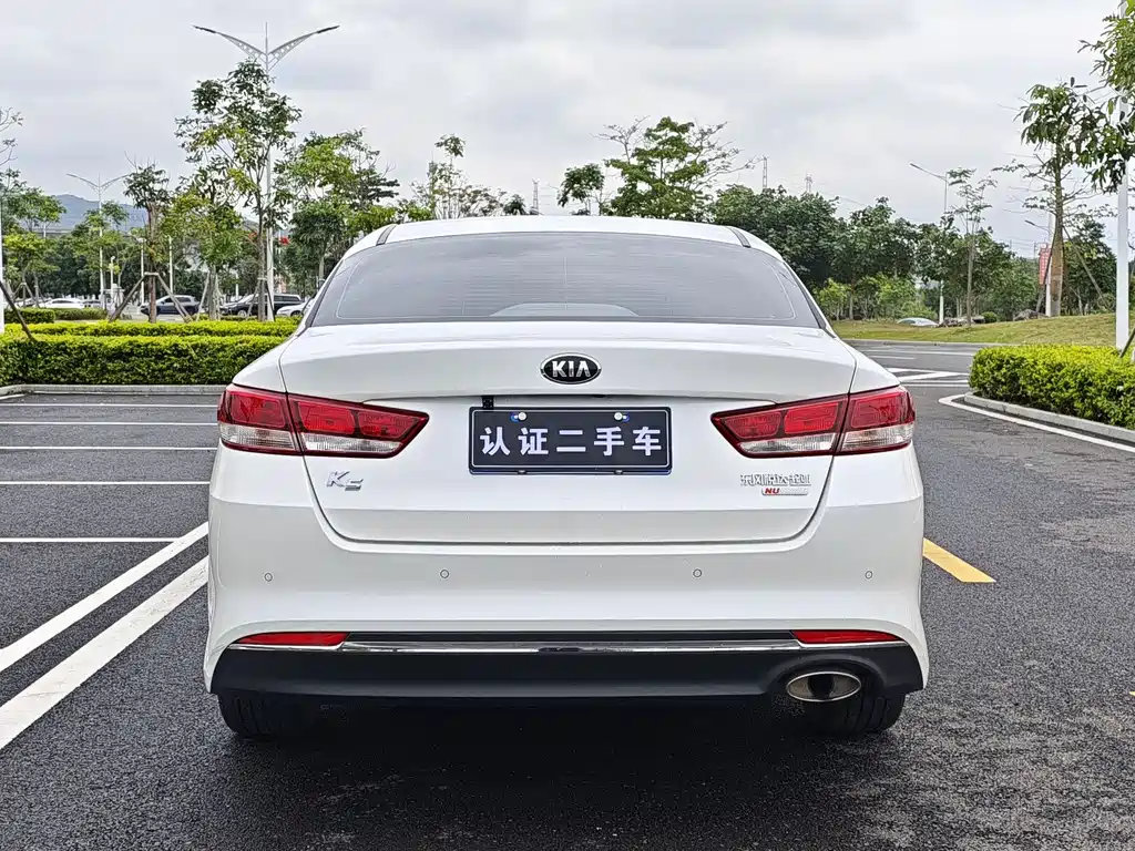 Kia K5 2016 2.0L AT GLS