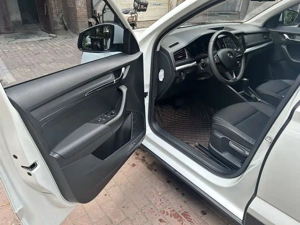 Skoda Kamiq Facelift 1.5L Auto Comfort Enjoy Edition, фото 6