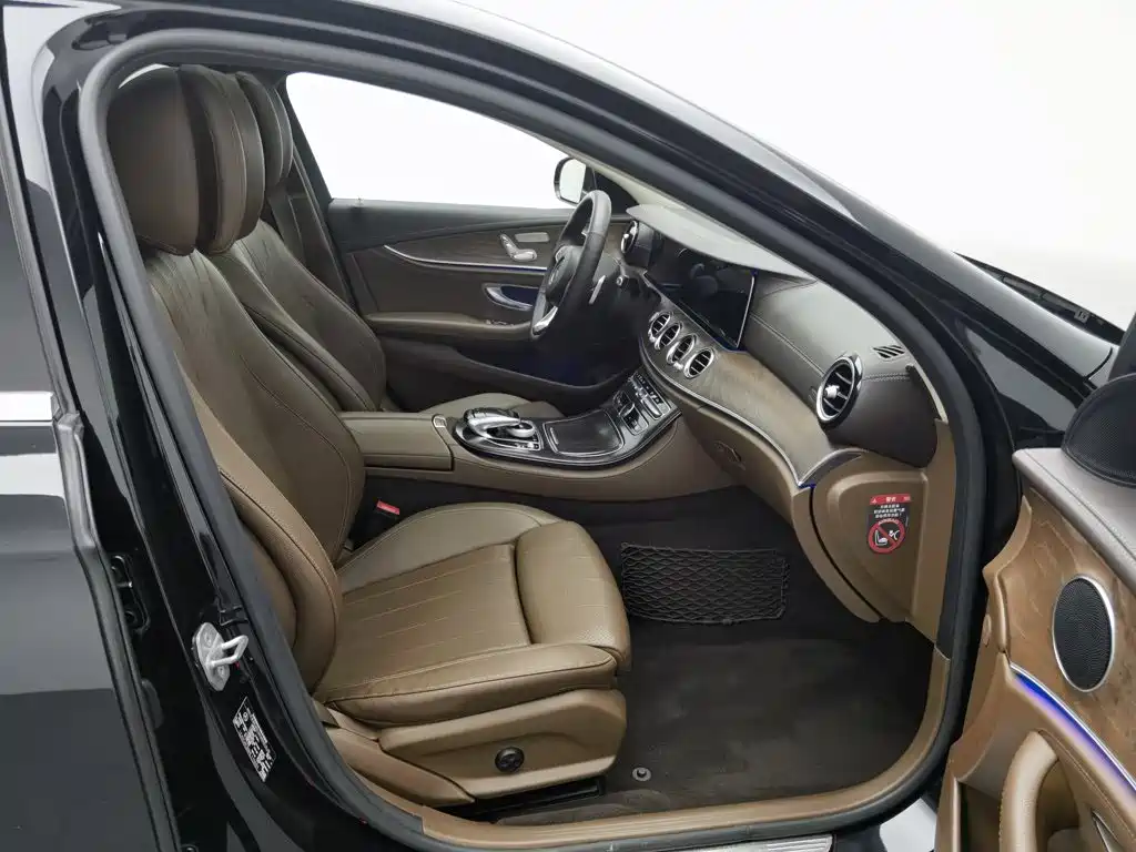 Mercedes-Benz E-Class — миниатюра 23