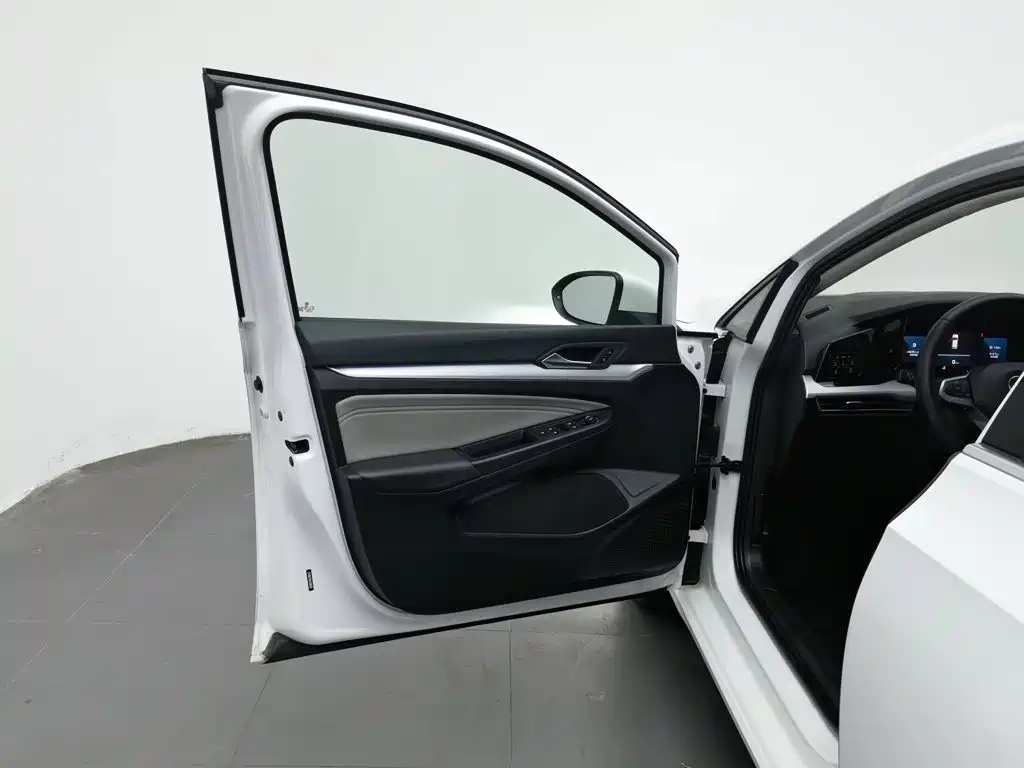 Volkswagen Golf — миниатюра 8