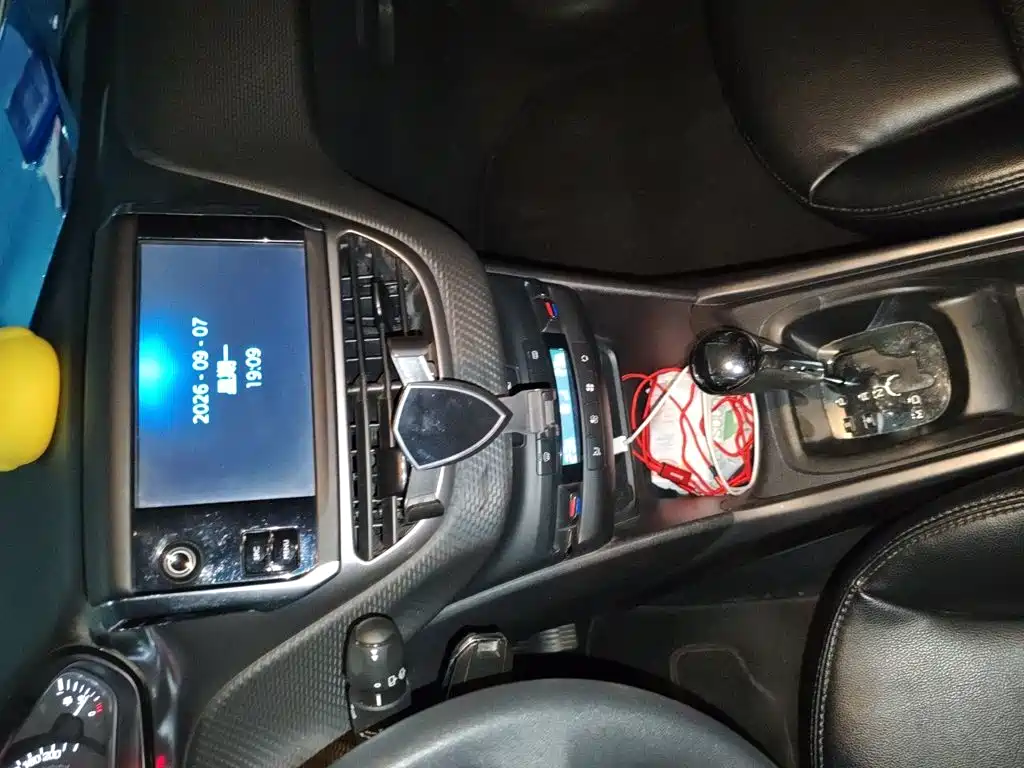 Peugeot 2008 — миниатюра 9