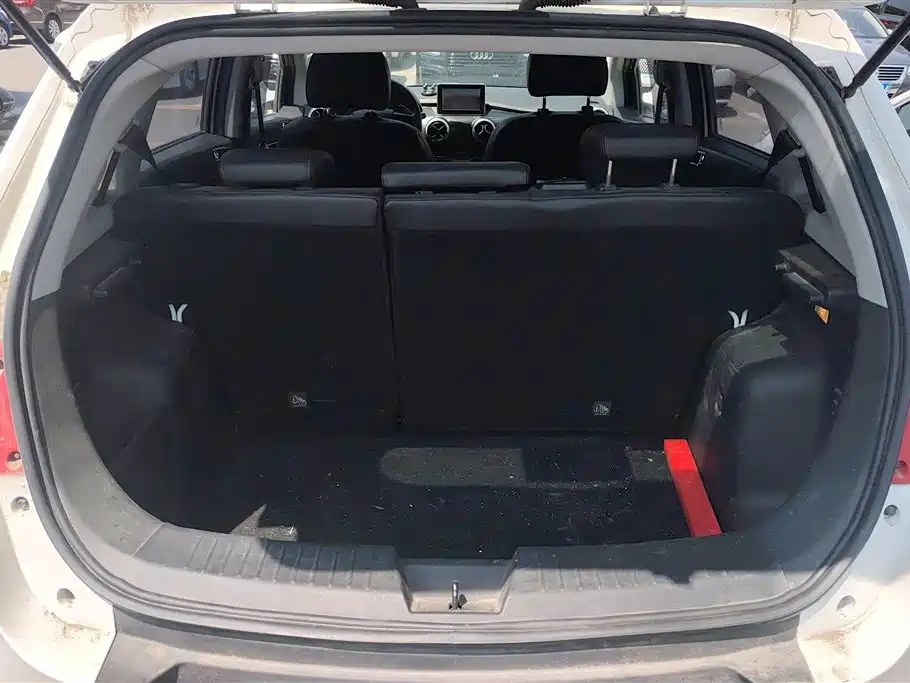BAIC New Energy EX — миниатюра 4