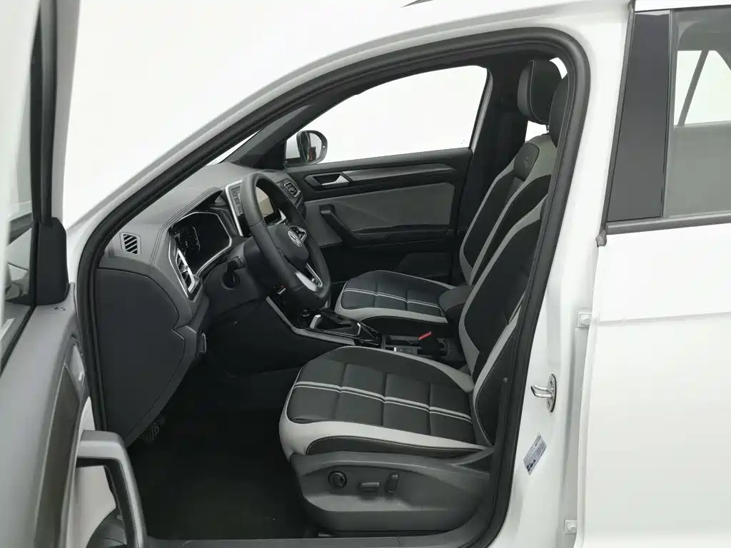 Volkswagen T-Roc — миниатюра 10