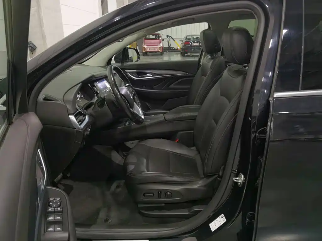 Buick Enclave — миниатюра 10