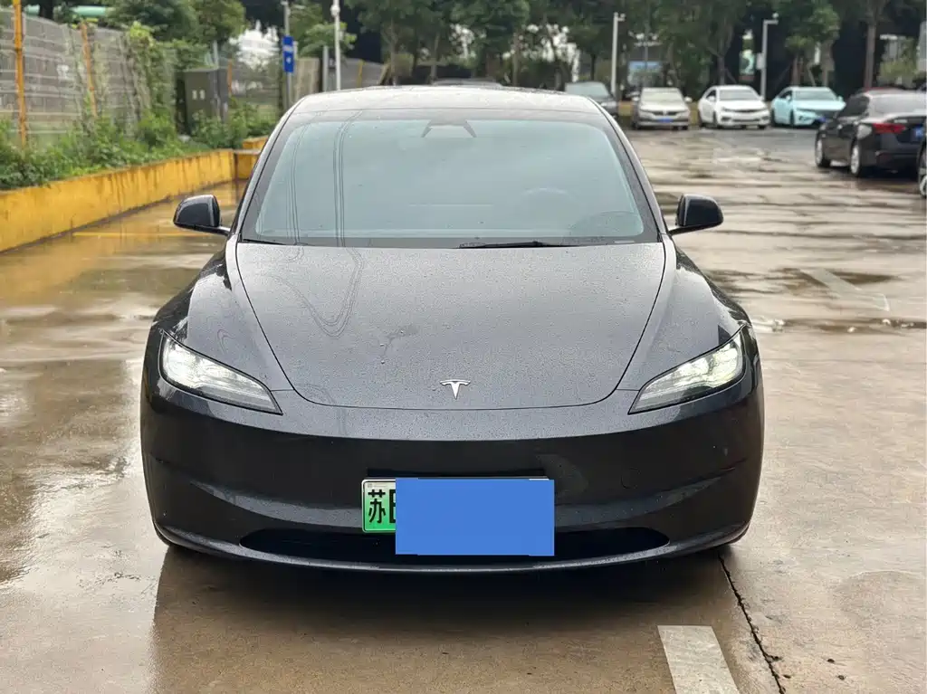 Tesla Model 3 — миниатюра 4