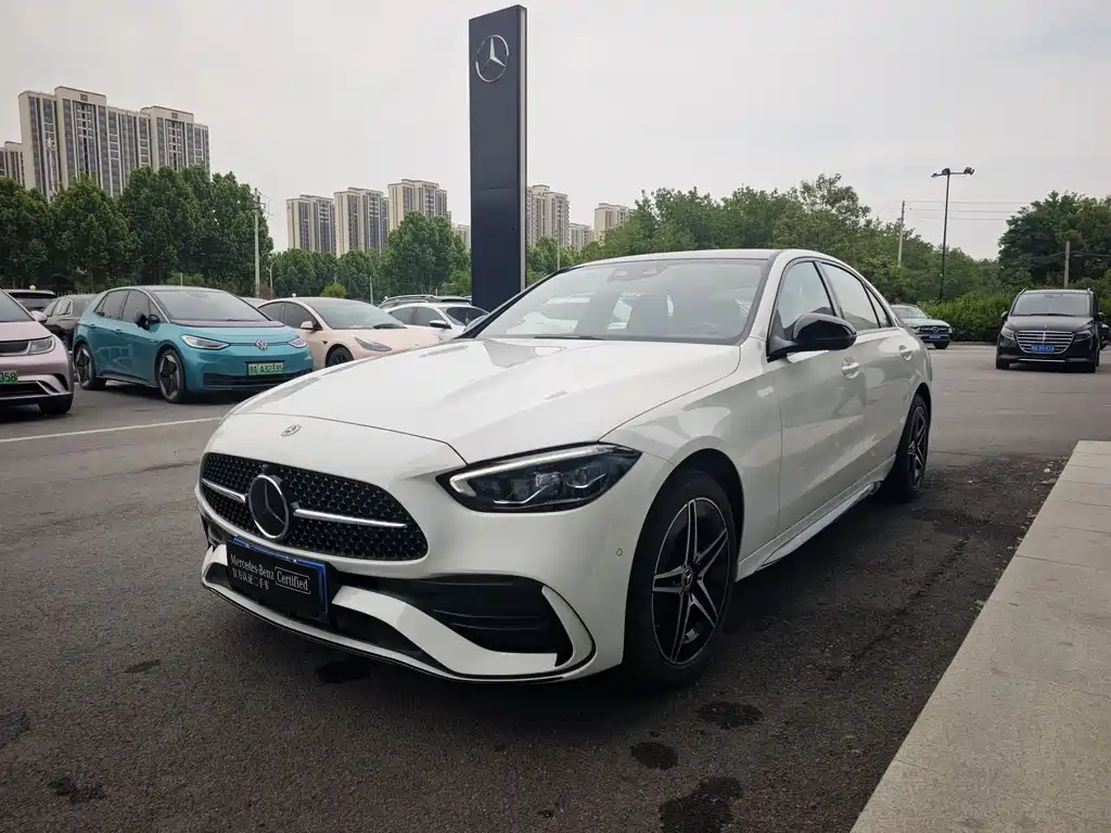 Mercedes-Benz C-Class 2024