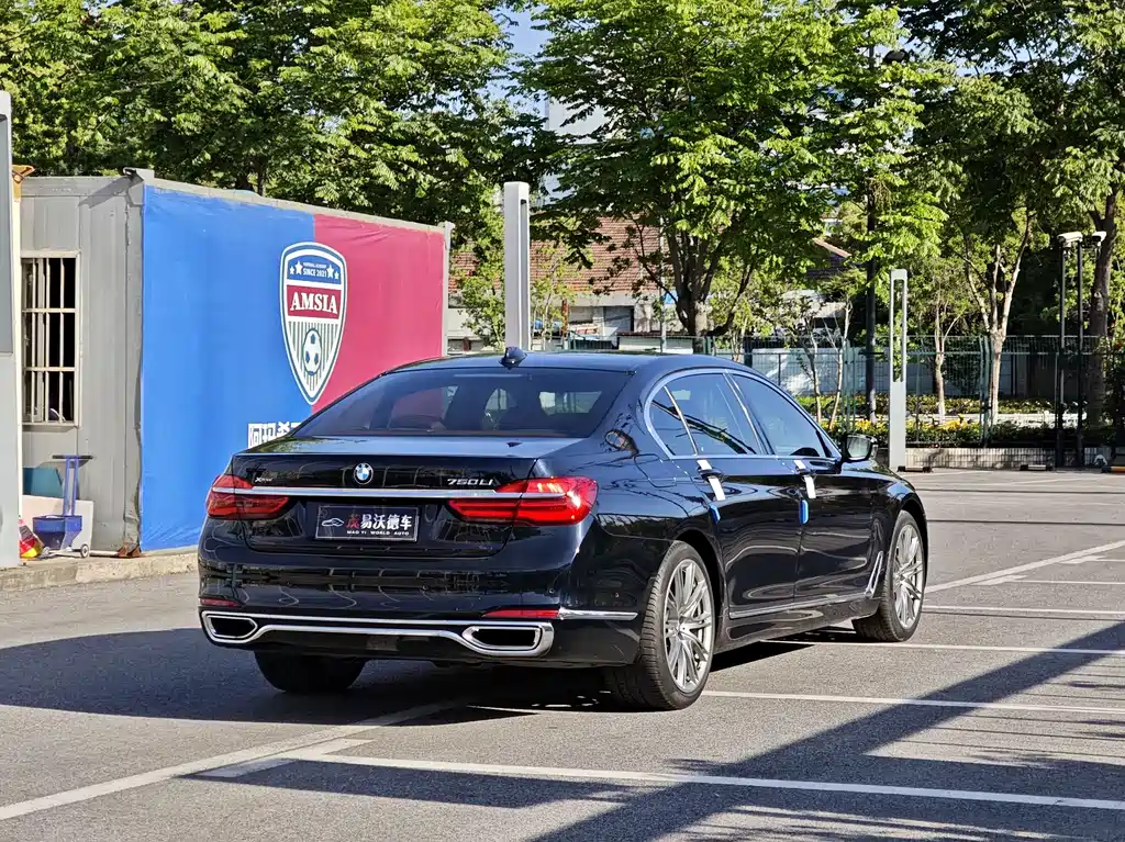 BMW 7 Series 7 2017 750Li xDrive мест