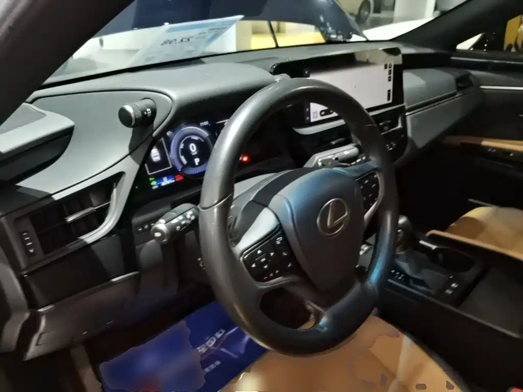 Lexus ES — миниатюра 10