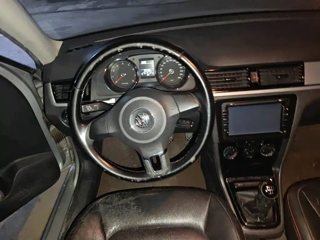 Volkswagen Bora 2014 1.6L MT Fashion